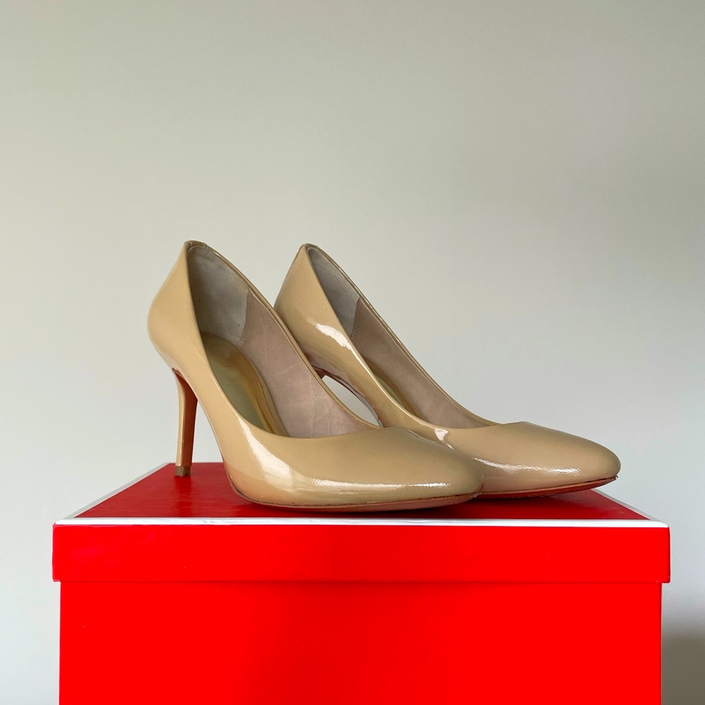 Coach Nala Round Toe Pumps in Cappuccino / Beige with 3.25 inches Heels